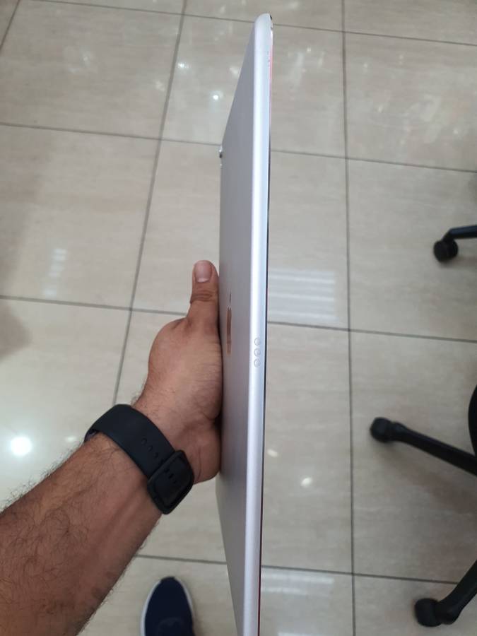 Apple iPad 10.5 Pro 256gb Silver WiFi ONLY