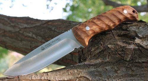ORIGINAL, NEW IN THE BOX, HANDMADE OLIVE ONDULAR HUNTING KNIFE BY PUMA KNIVES