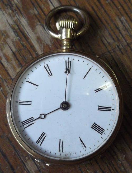 14ct Gold case Cylinder 10 Rubine ladies pocket watch.