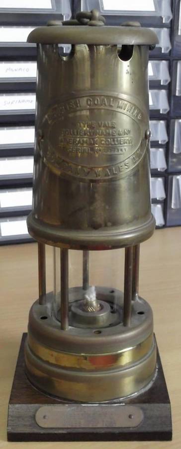 British Coal Mining Co. lamp/lantern, mounted - 210mm / 1183g / brass