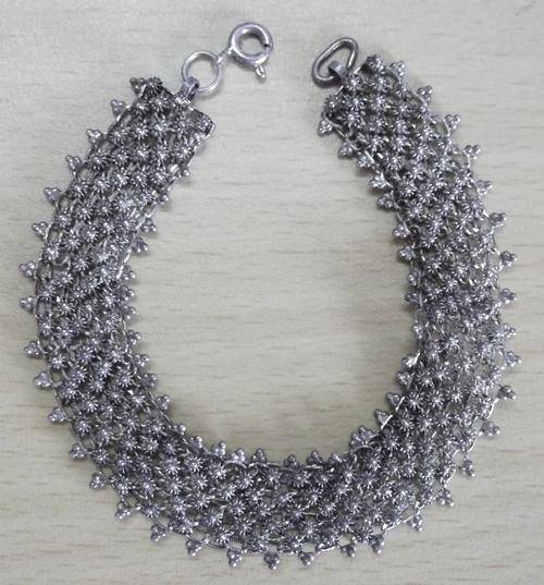 Silver bracelette - 185mm in total length & weighing 13g