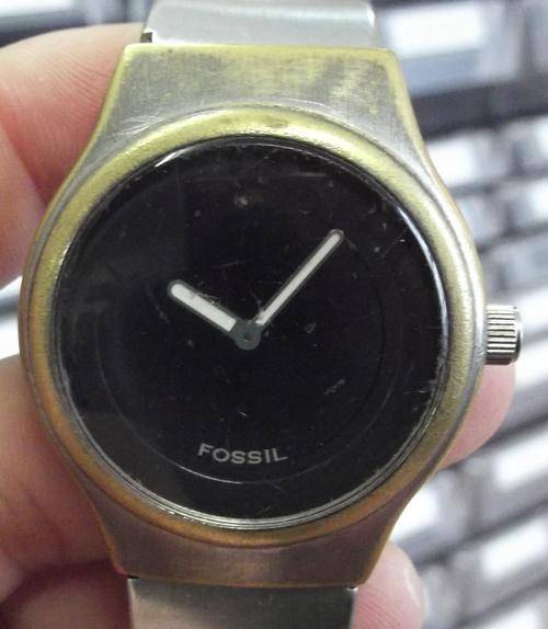 FOSSIL - Gents, silver plated copper, quartz. Well used