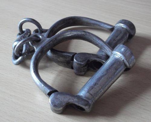 Vintage SAP L8 handcuffs, small - no key