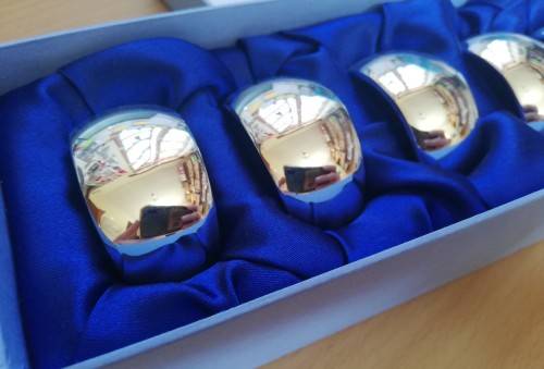 Newbridge Silverware set of 6 napkin rings