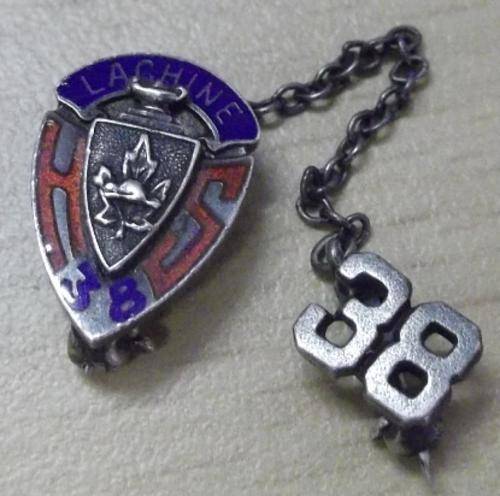 Lachire 38 pin badge silver - Canadian