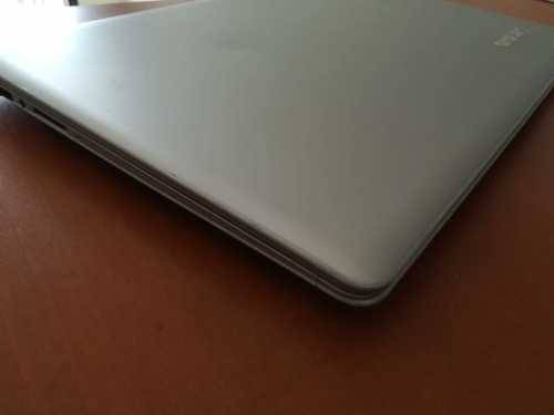 Powerful Lenovo Laptop - i5 2.5GHz (7th gen) - 8GB DDR4 - 256GB SSD - 14inch - 2GB AMD Radeon Graphi