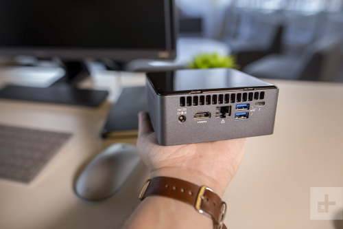 Powerful Intel NUC - Core i7 8th gen - 16GB DDR4 - 128GB SSD - MINT Condition