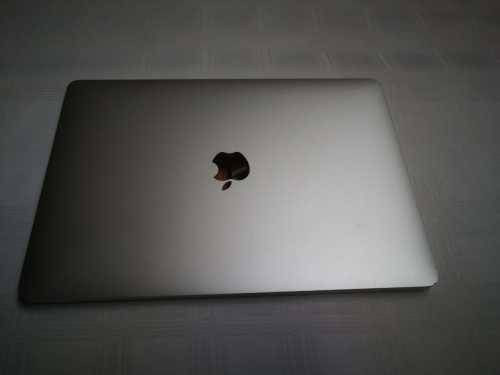 MacBook Pro 2017 - Intel Core i5 - 8GB - 128GB