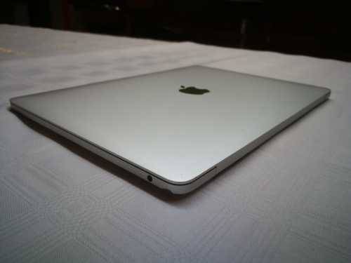 MacBook Pro 2017 - Intel Core i5 - 8GB - 128GB