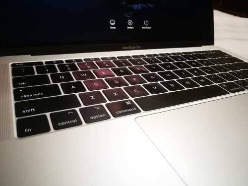 MacBook Pro 2017 - Intel Core i5 - 8GB - 128GB