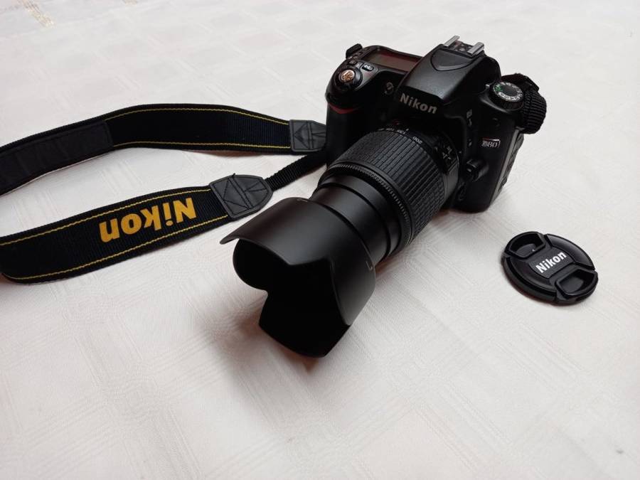 NIKON D80 Digital SLR CAMERA 10.2MP with lens, bag, charger and 2nd battery