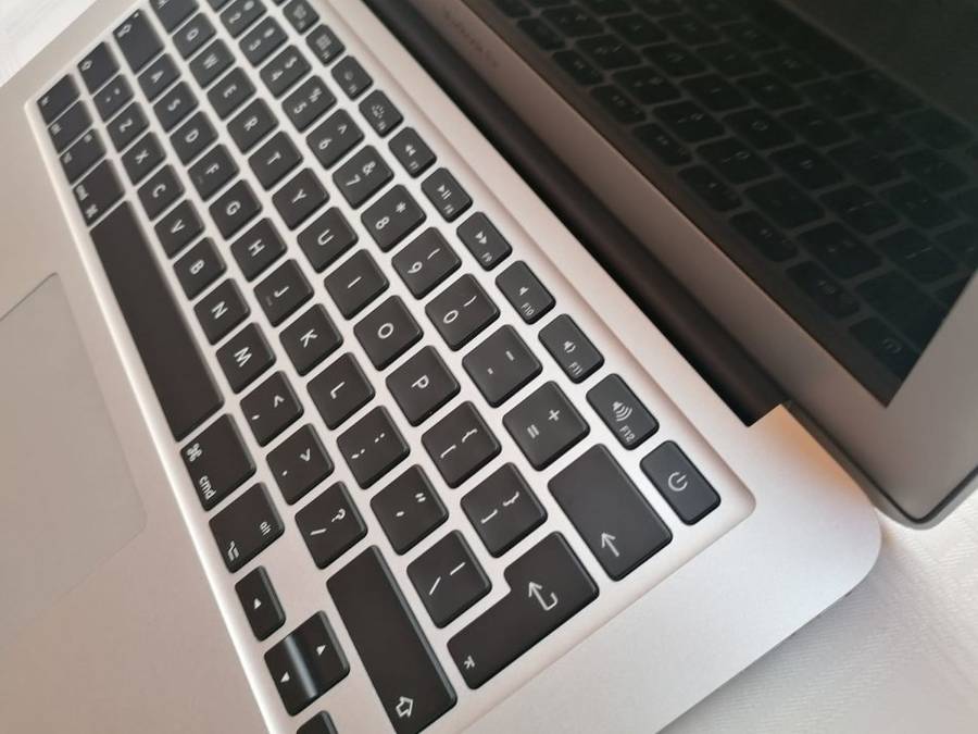 Powerful MacBook Air "Core i5" 1.8 13inch (2017 model) - MINT Condition