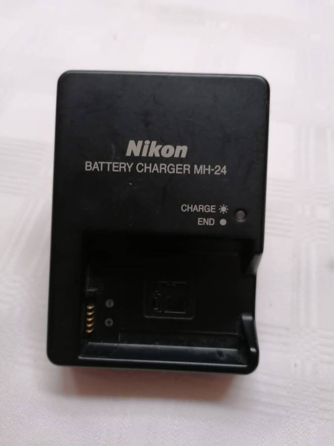 NIKON DSLR Camera D3100 + Lens & Extras