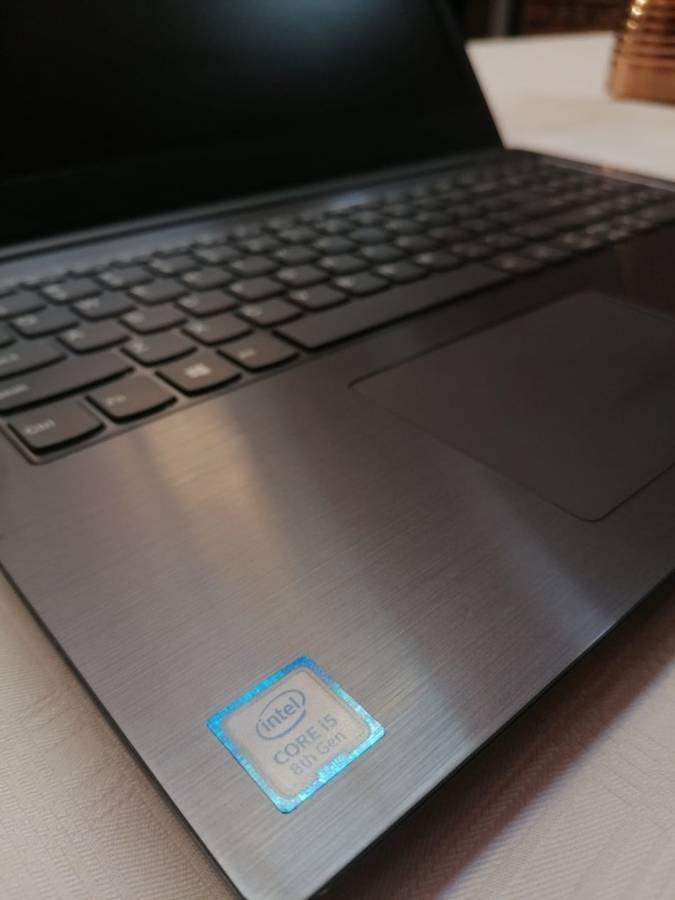 Lenovo IdeaPad V330 - Intel 8th Gen - 8GB - 1TB HDD - 15.6" FHD - Win 10 Pro