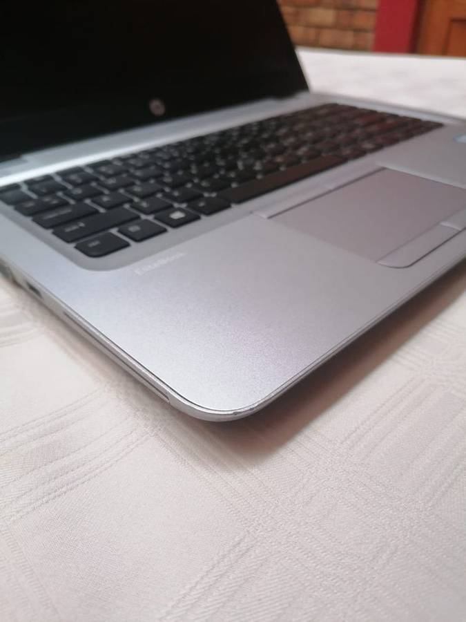 HP EliteBook 840 - Intel i7 7th gen - 8GB DDR4 - 500GB SSHD - 14" FHD 1920 x 1080