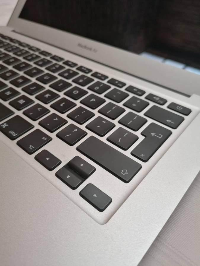 Macbook Air 2017 with original Box