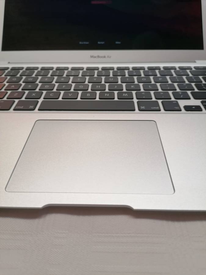 Macbook Air 2017 with original Box