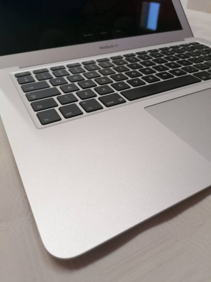 Macbook Air 2017 with original Box