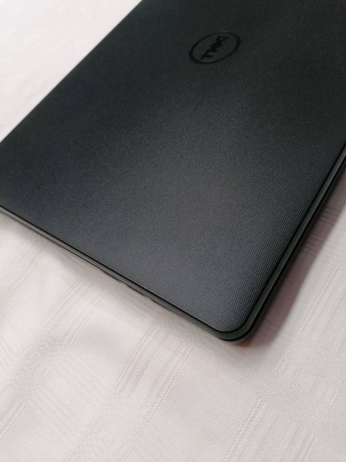 Dell Business Laptop - Intel i7 - 8GB Memory - 1TB Storage - AMD Radeon Graphics