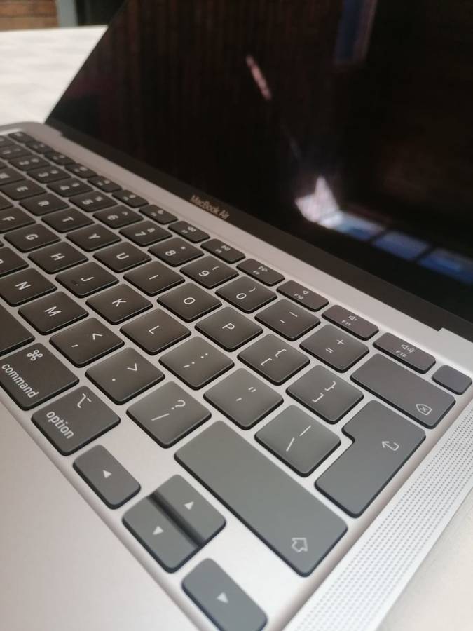 M1 Macbook Air 2020 - 256GB SSD - M1 - Mint Condition - With Box