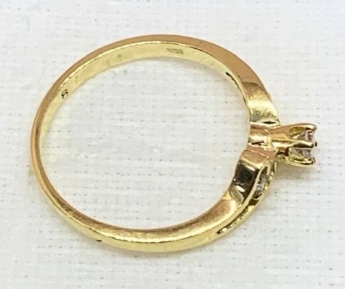 18ct Yellow Gold Diamond Ring :-  Beautiful