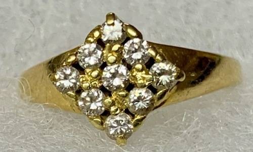 Charming 18ct Yellow Gold Diamond Ring
