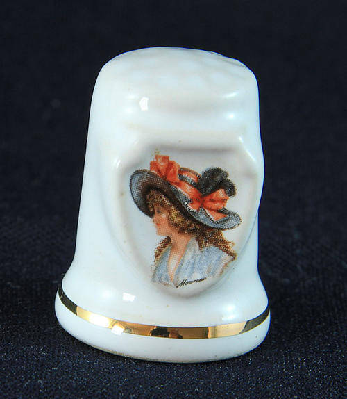 "Lady with hat" BONE CHINA THIMBLE.