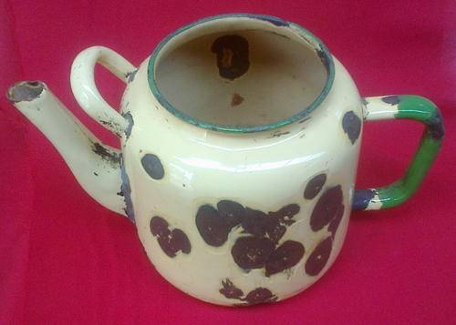 VINTAGE (Big) ENAMEL KETTLE (#19) - ideal to be used as utility container/planter.