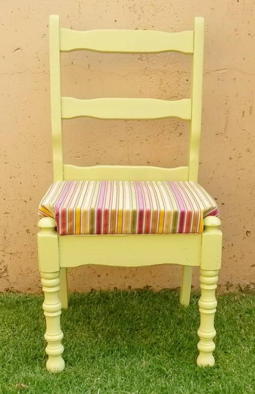 Beautiful OLD SOLID WOODEN HIGHBACK CHAIR. See guarantee.