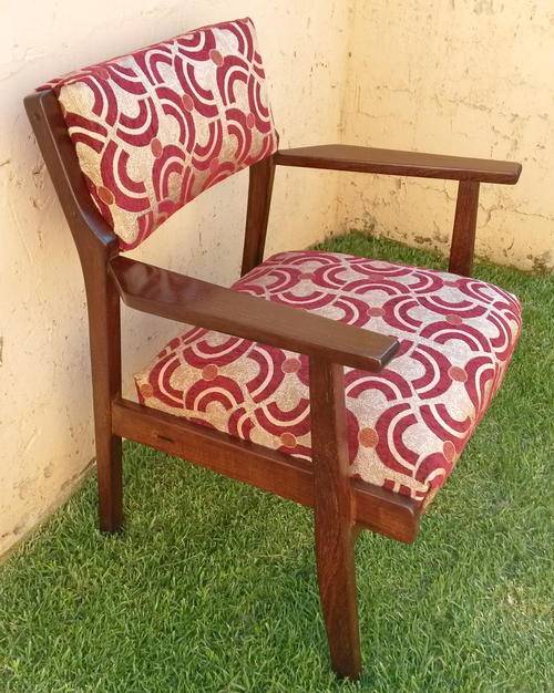 Retro era PARTRIDGEWOOD ARMCHAIR WITH PADDED SEAT/BACKREST. See guarantee.