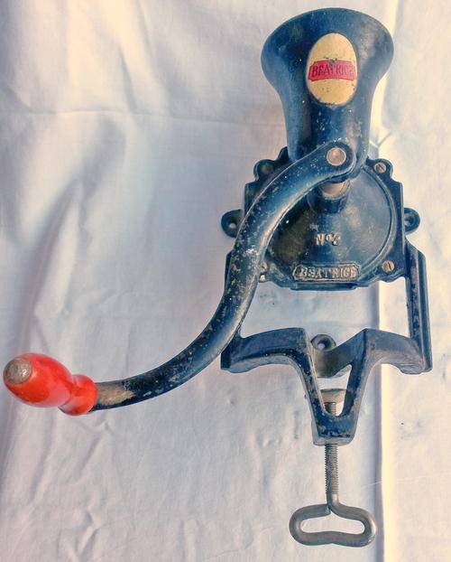 Very old IRON "BEATRICE No. 3" COFFEE GRINDER