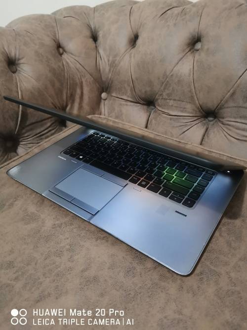 ***MONSTER SPECS*** HP ELITE BOOK 15" FHD i7 5th GEN// 4G LTE// 8 GB RAM// 1 TB SATA DRIVE