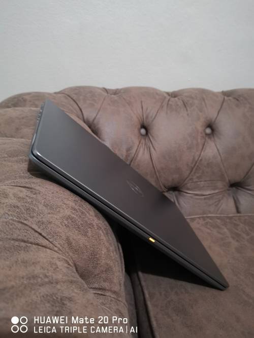 ***GAMING DELL VOSTRO i7 7th Gen// 15" FHD//NVIDIA 4GB DDR5 GFX// 8 GB RAM// 1TB SATA lll DRIVE