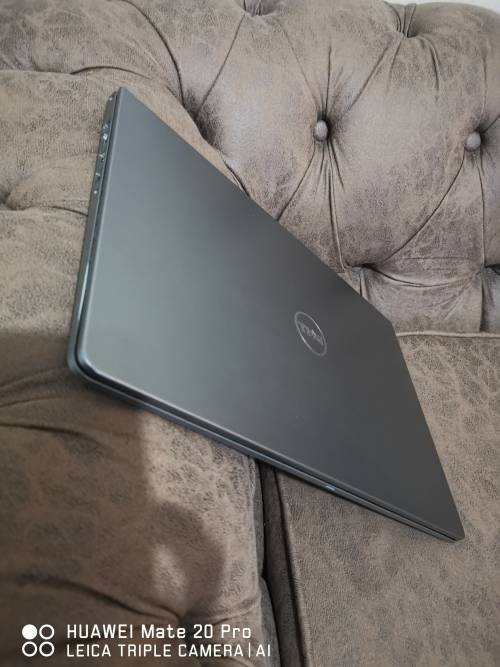 ***GAMING DELL VOSTRO i7 7th Gen// 15" FHD//NVIDIA 4GB DDR5 GFX// 8 GB RAM// 1TB SATA lll DRIVE