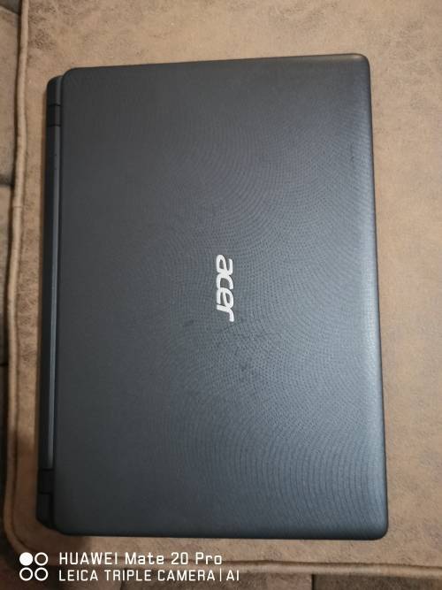 ***BOXED MINT*** CONDTION ACER i5 7th GEN// 1TB SATA III DRIVE// 4 GB RAM LAPTOP