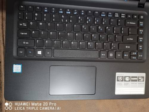 ***BOXED MINT*** CONDTION ACER i5 7th GEN// 1TB SATA III DRIVE// 4 GB RAM LAPTOP