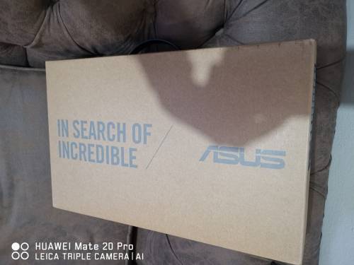 ***SEALED BOXED BRAND NEW ASUS AMD RYZEN 7 (= i7 10th GEN)** 512 GB SSD** RADEON VEGA GFX** 8GB RAM