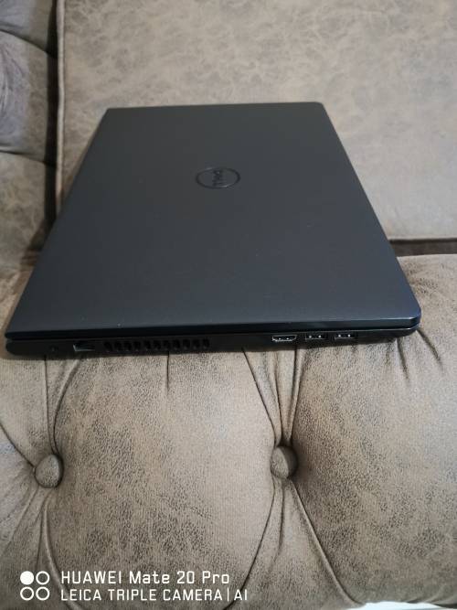 *** MINT CONDITION DELL  i3 6th Gen // 4 GB RAM // 750 GB SATA DRIVE