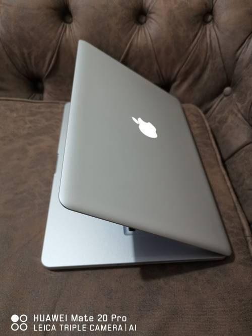 ***MONSTER** APPLE MACBOOK PRO 15 Intel® Core i7 QUAD-CORE** 8 GB RAM** RADEON GFX** 500 GB SATA DRI