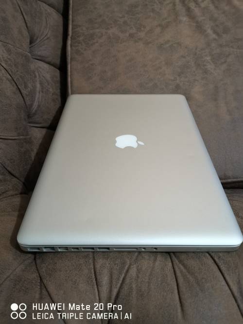 ***MONSTER** APPLE MACBOOK PRO 15 Intel® Core i7 QUAD-CORE** 8 GB RAM** RADEON GFX** 500 GB SATA DRI