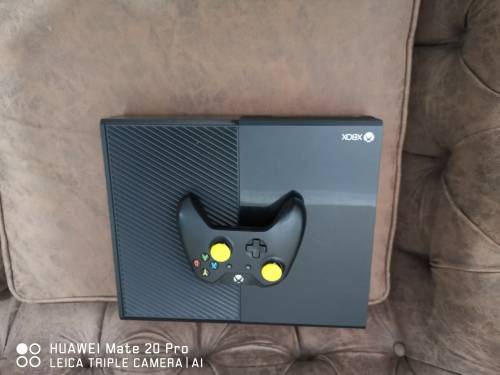 ***AMAZING DEAL*** XBOX ONE 500GB + CONTROLLER + 1 MONTH PAID XBOX ULTIMATE + POWER SUPPLY