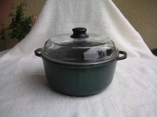 OLD CAST IRON POT