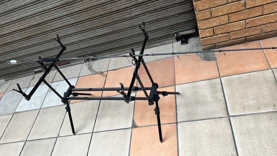 Pro Adjustable Carp Fishing 3-Rod Pod With Bag