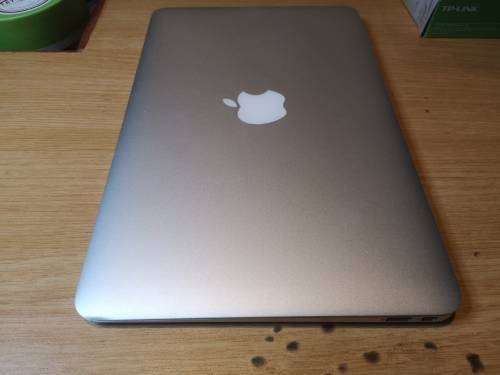 Macbook Air  !!! Super neat !!!! Please read !!!