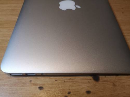 Macbook Air  !!! Super neat !!!! Please read !!!
