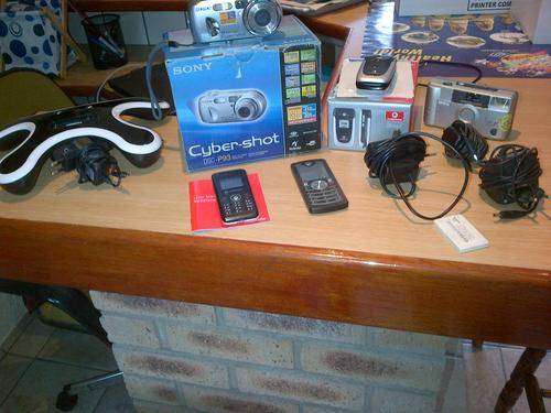 Docking stataion ,phones and cameras bundle etc!!!! BARGAIN!!!!!