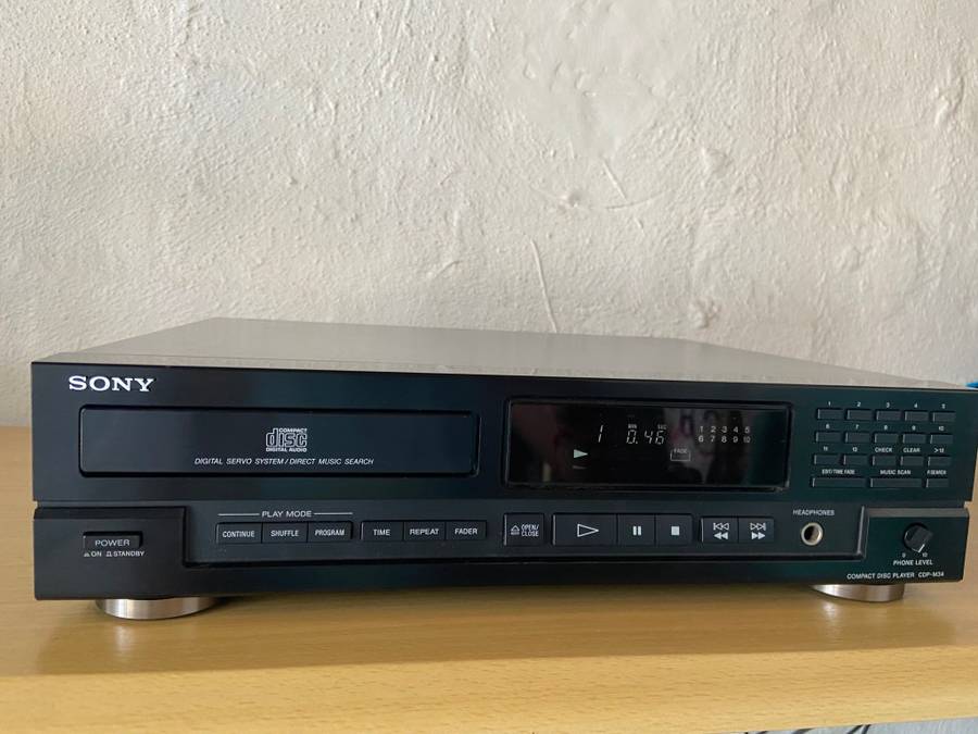 Sony cd player !!! Bargain !!!
