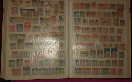 GREEN STOCKBOOK MIXED WORLD FOR SORTING AS SHOWN IN PHOTOS 15 PAGE 30 SIDES