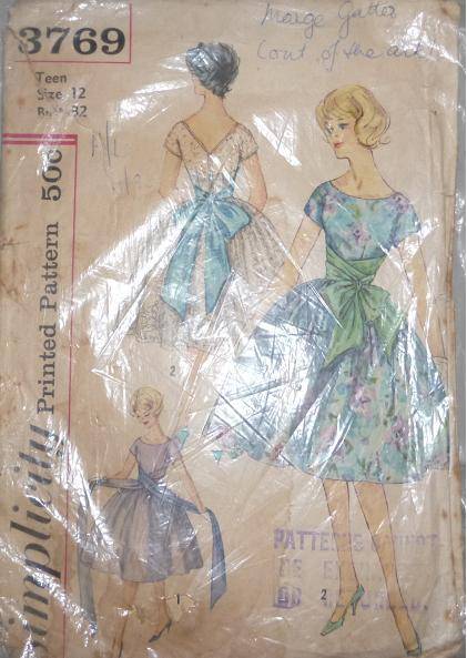SIMPLICITY PATTERN 3769