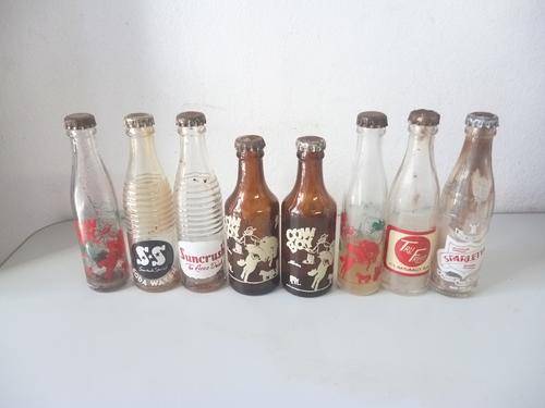 VINTAGE MINIATURE BOTTLES TO DECORATE YOUR BAR WITH 8 FOR ONE BID